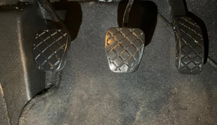 2017 Volkswagen Vento COMFORTLINE 1.6, Petrol, Manual, 75,158 km, Pedals