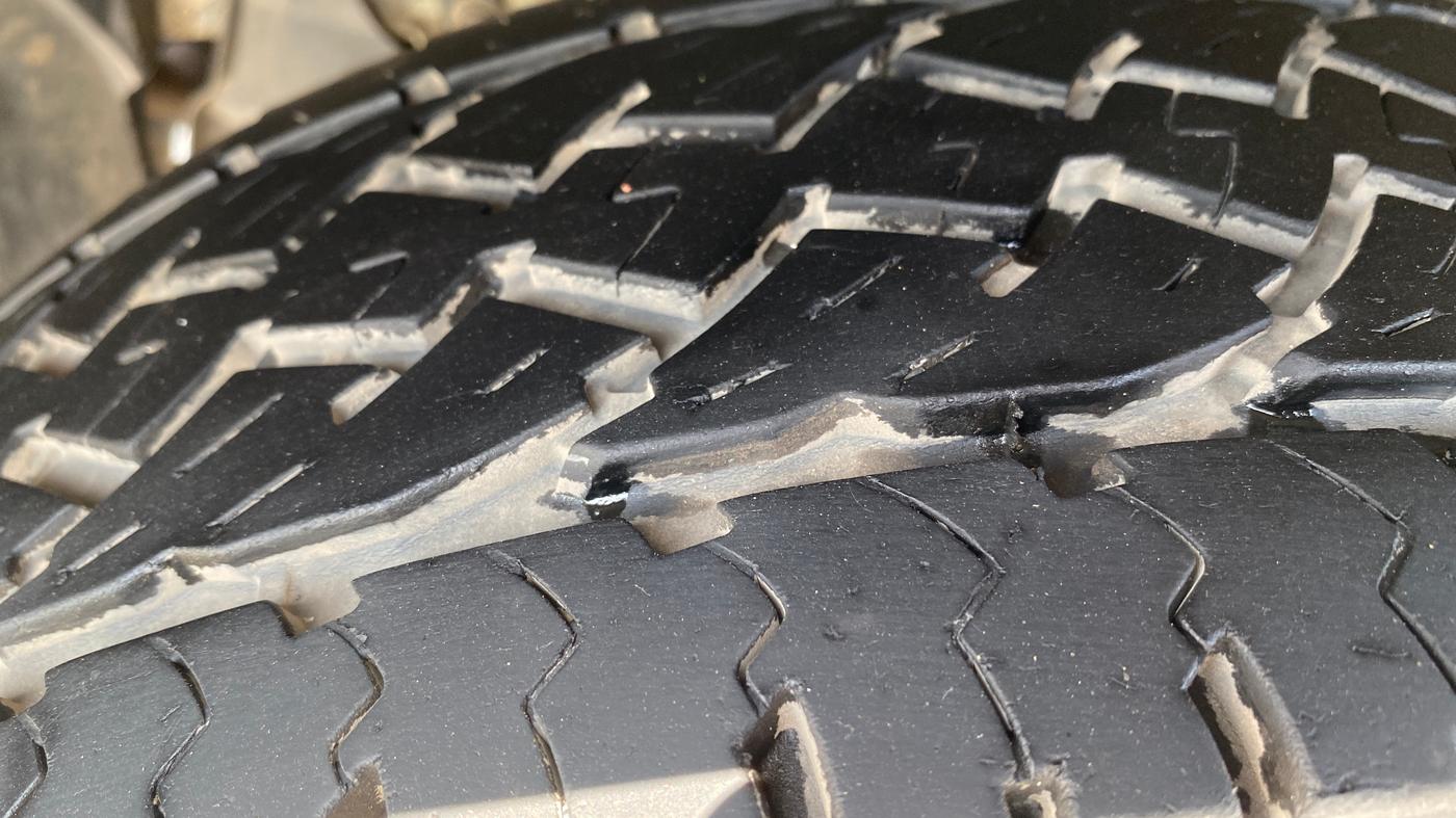 2014 Renault Duster 85 PS RXL DIESEL, Diesel, Manual, 1,36,899 km, Left Front Tyre Tread