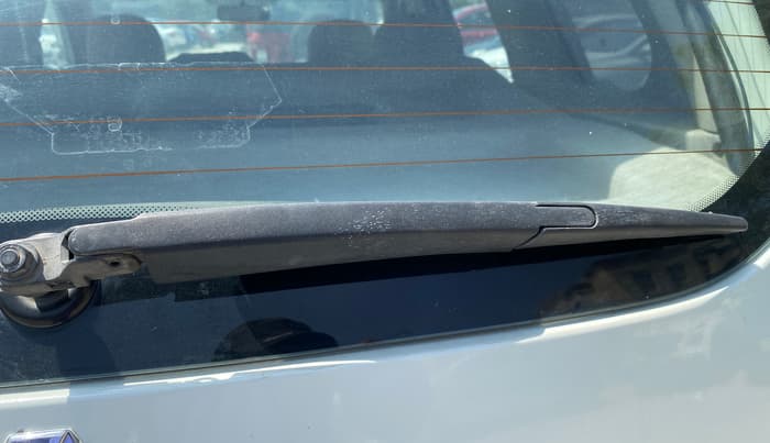 2014 Renault Duster 85 PS RXL DIESEL, Diesel, Manual, 1,36,899 km, Rear Wiper