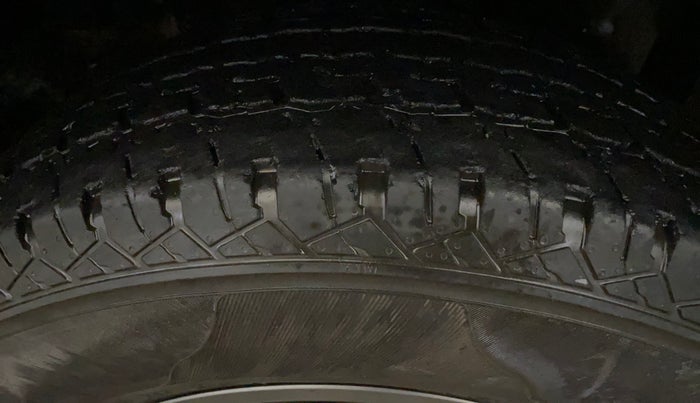 2021 Mahindra Thar LX PETROL HT 4WD AT, Petrol, Automatic, 55,622 km, Left Front Tyre Tread