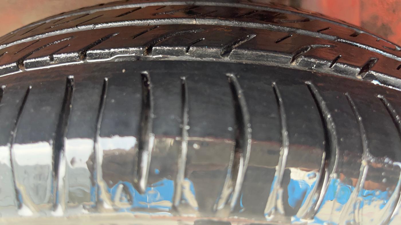 2013 Maruti Alto K10 VXI, Petrol, Manual, 41,861 km, Left Front Tyre Tread