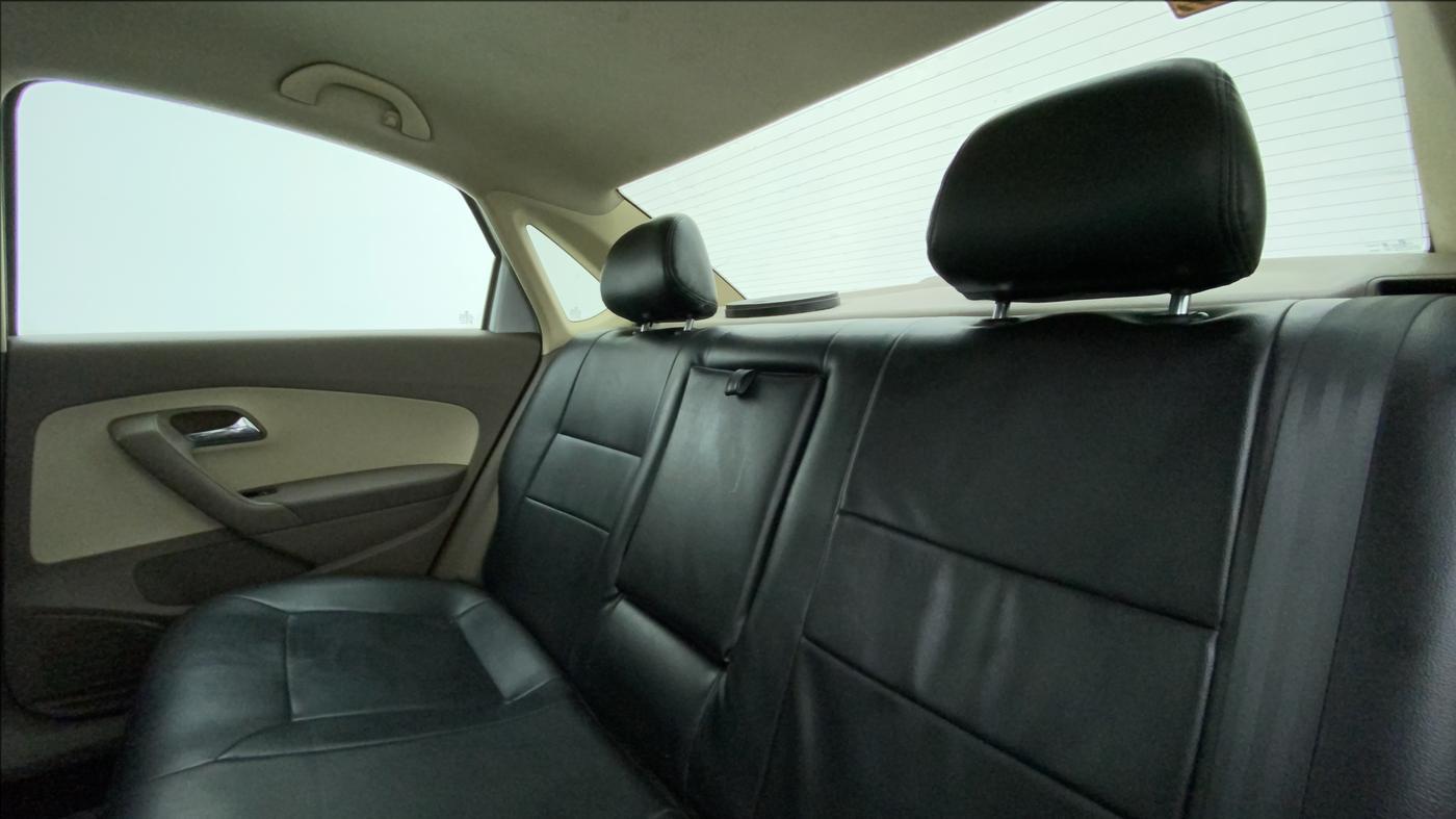 2013 Skoda Rapid AMBITION 1.6 TDI CR MT, Diesel, Manual, 77,104 km, Right Side Rear Door Cabin