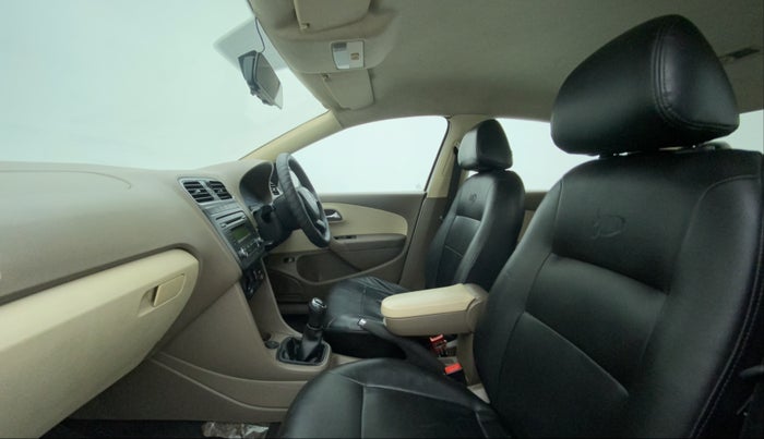 2013 Skoda Rapid AMBITION 1.6 TDI CR MT, Diesel, Manual, 77,104 km, Right Side Front Door Cabin