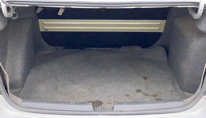 2013 Skoda Rapid AMBITION 1.6 TDI CR MT, Diesel, Manual, 77,104 km, Boot Inside