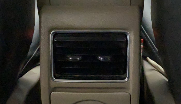 2013 Skoda Rapid AMBITION 1.6 TDI CR MT, Diesel, Manual, 77,104 km, Rear AC Vents