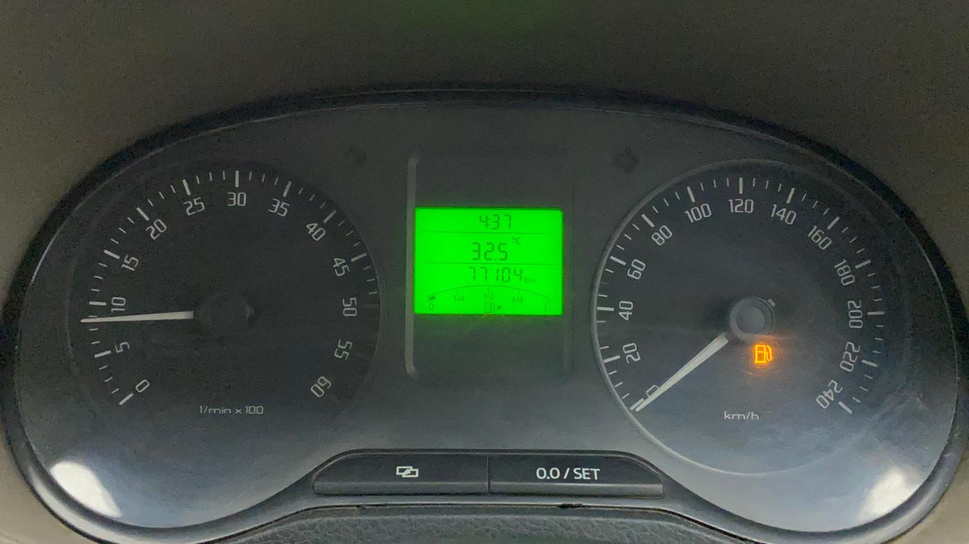 2013 Skoda Rapid AMBITION 1.6 TDI CR MT, Diesel, Manual, 77,104 km, Odometer Image