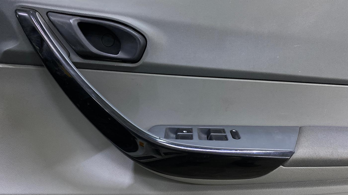 2022 Tata TIGOR XZ PETROL, CNG, Manual, 45,689 km, Driver Side Door Panels Control