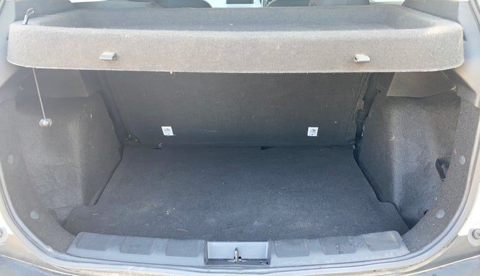 2024 Tata NEXON Smart Plus 1.2 Revotron 6 AMT, Petrol, Automatic, 14,400 km, Boot Inside