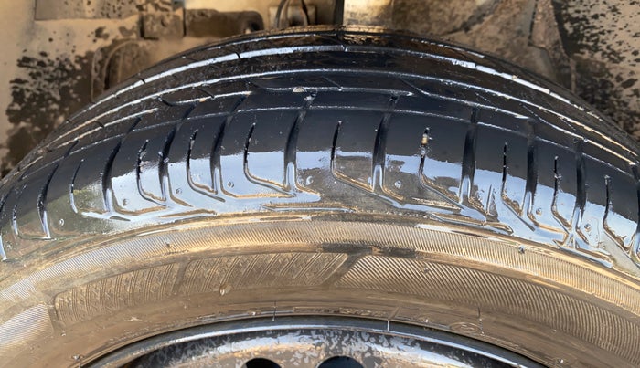 2024 Tata NEXON Smart Plus 1.2 Revotron 6 AMT, Petrol, Automatic, 14,400 km, Left Front Tyre Tread