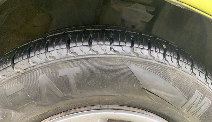 2016 Datsun Redi Go S, Petrol, Manual, 63,222 km, Right Front Tyre Tread