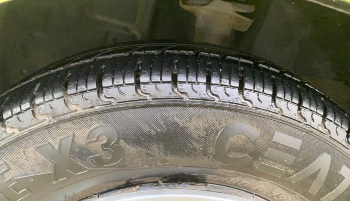 2016 Datsun Redi Go S, Petrol, Manual, 63,222 km, Left Front Tyre Tread