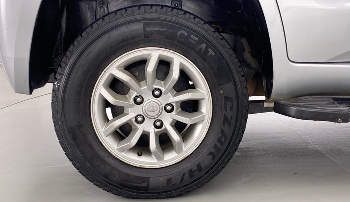 2016 Mahindra TUV300 T8, Diesel, Manual, 76,125 km, Right Rear Wheel