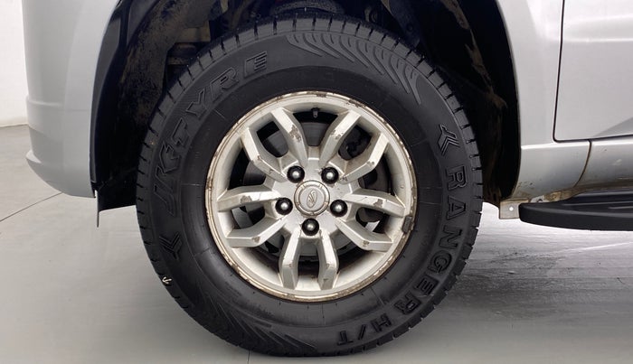 2016 Mahindra TUV300 T8, Diesel, Manual, 76,125 km, Left Front Wheel