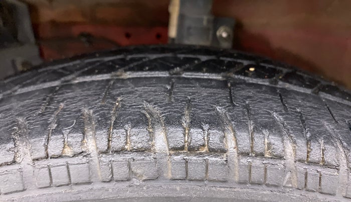 2015 Maruti Swift VDI ABS, Diesel, Manual, 58,522 km, Left Front Tyre Tread