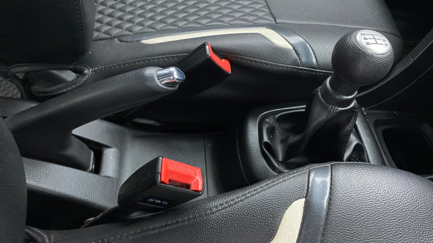 2015 Maruti Swift VDI ABS, Diesel, Manual, 58,522 km, Gear Lever