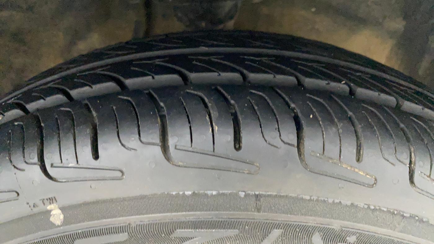 2018 Maruti Alto 800 LXI, CNG, Manual, 36,164 km, Right Front Tyre Tread