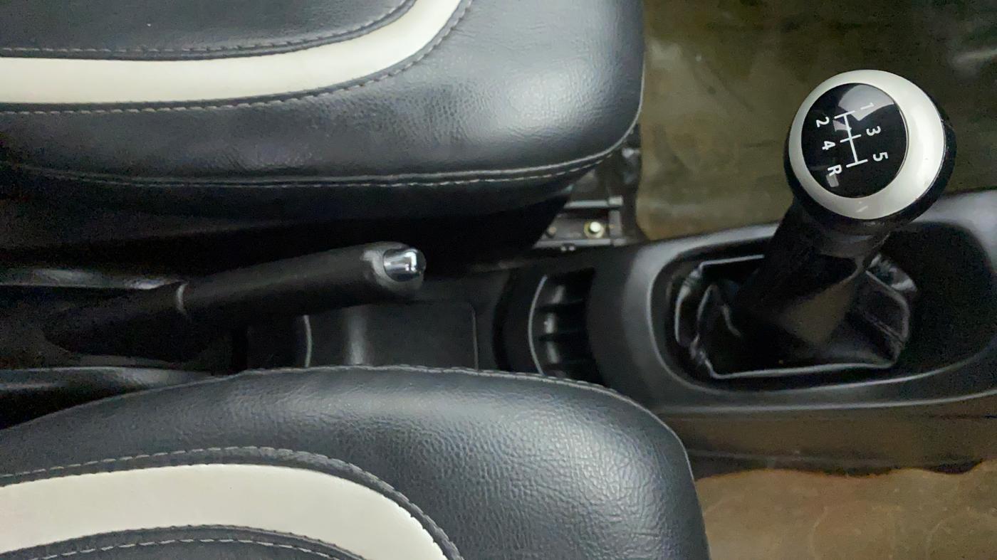 2016 Maruti Wagon R Stingray VXI OPT, Petrol, Manual, 27,511 km, Gear Lever