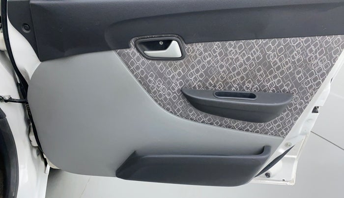 2018 Maruti Alto 800 LXI, Petrol, Manual, 44,075 km, Driver Side Door Panels Control