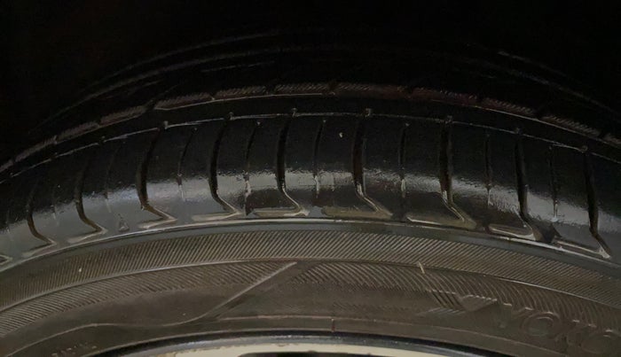 2020 Tata ALTROZ XZ PETROL, Petrol, Manual, 1,05,059 km, Left Front Tyre Tread