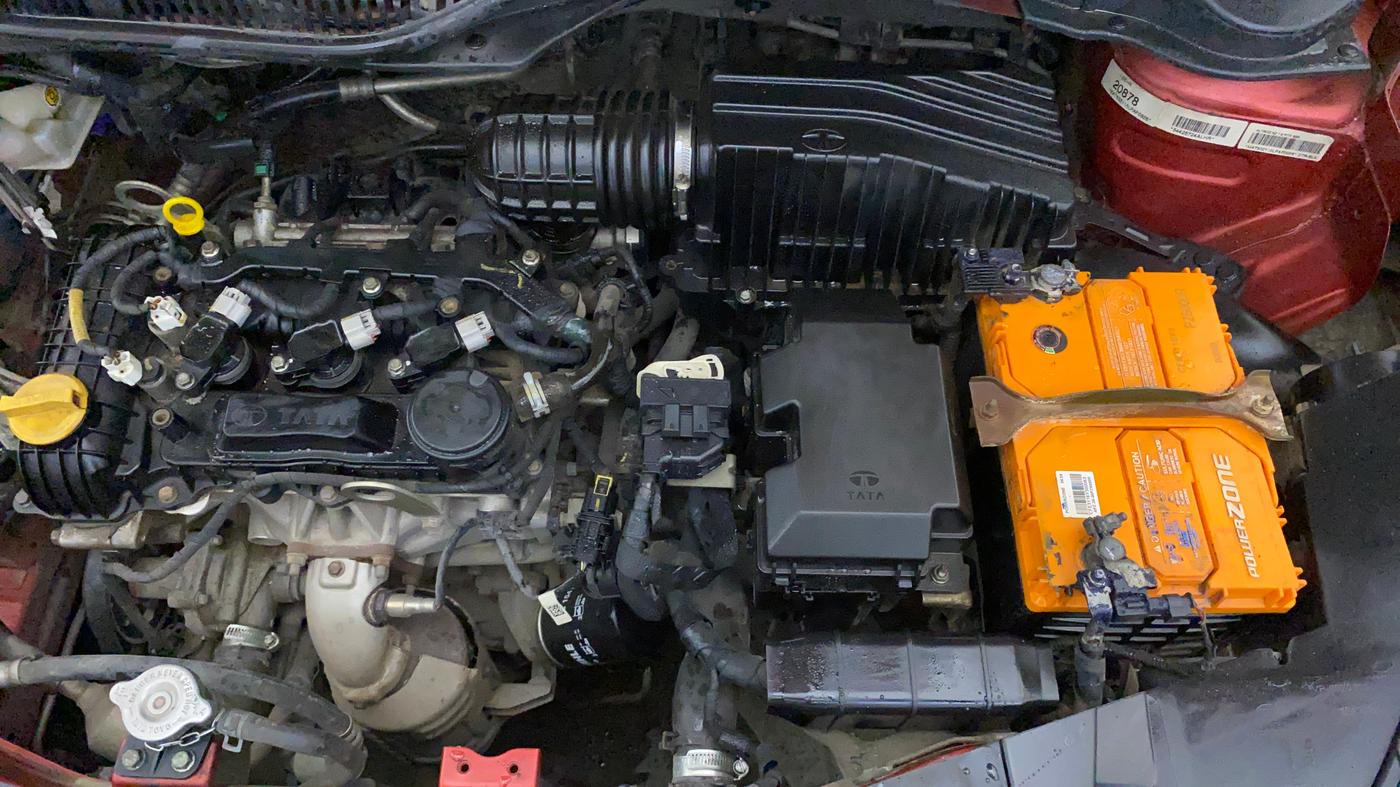 2020 Tata ALTROZ XZ PETROL, Petrol, Manual, 1,04,871 km, Engine View - Left
