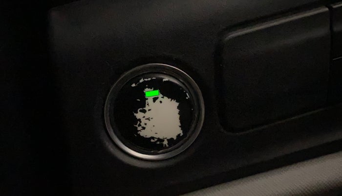 2020 Tata ALTROZ XZ PETROL, Petrol, Manual, 1,05,059 km, Keyless Start/ Stop Button