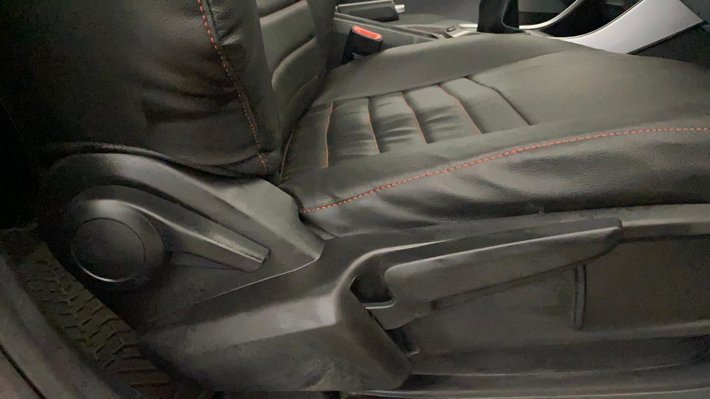 2020 Tata ALTROZ XZ PETROL, Petrol, Manual, 1,04,871 km, Driver Side Adjustment Panel
