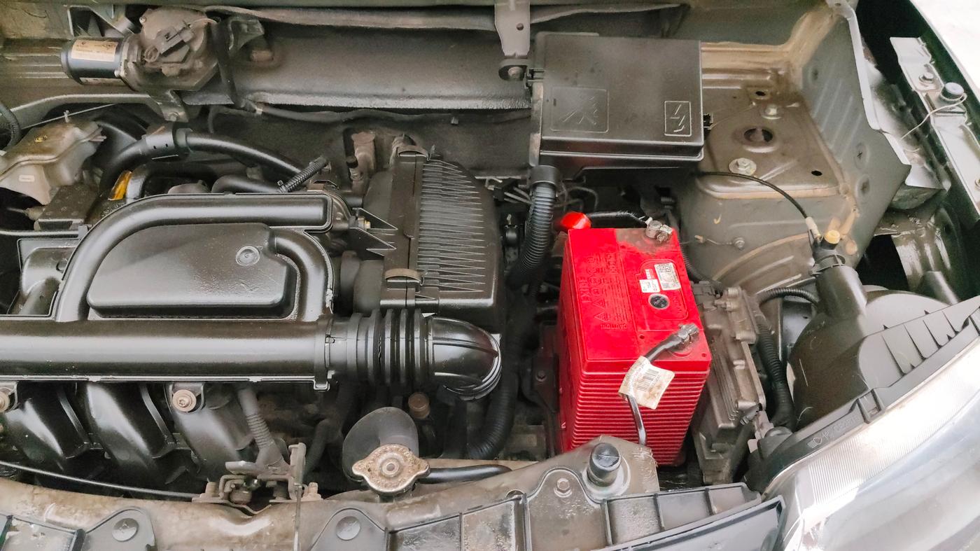 2019 Renault Kwid RXT 1.0 AMT (O), Petrol, Automatic, 33,755 km, Engine View - Left