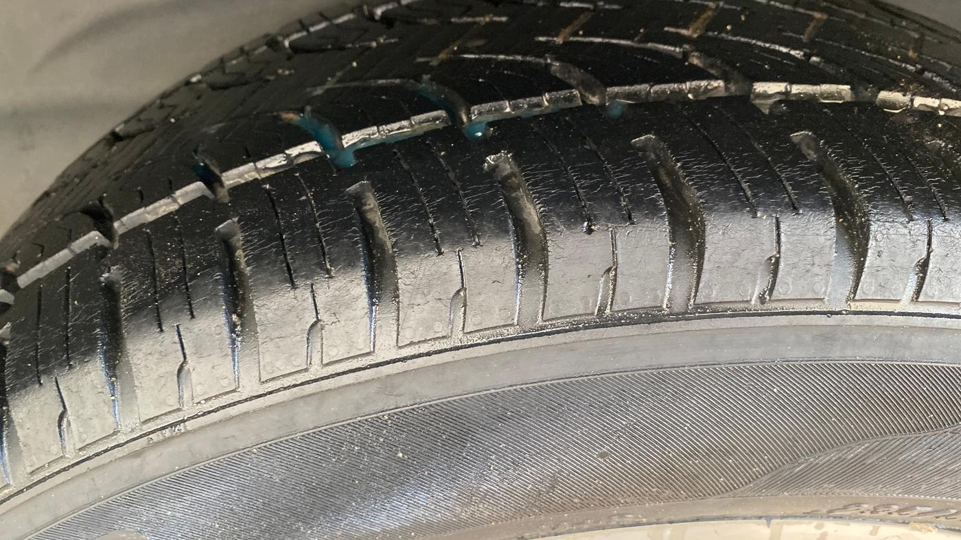 2016 Tata Hexa XT 4X2 6 STR, Diesel, Manual, 1,19,660 km, Left Rear Tyre Tread