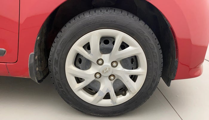 2017 Hyundai Grand i10 SPORTZ (O) 1.2 KAPPA VTVT, Petrol, Manual, 46,286 km, Right Front Wheel