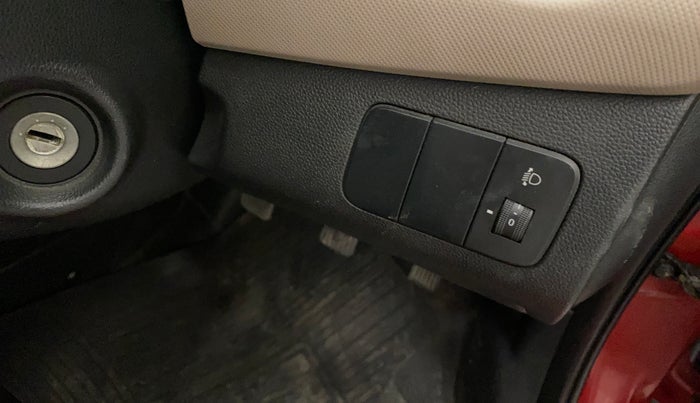 2017 Hyundai Grand i10 SPORTZ (O) 1.2 KAPPA VTVT, Petrol, Manual, 46,286 km, Dashboard - Headlight height adjustment not working