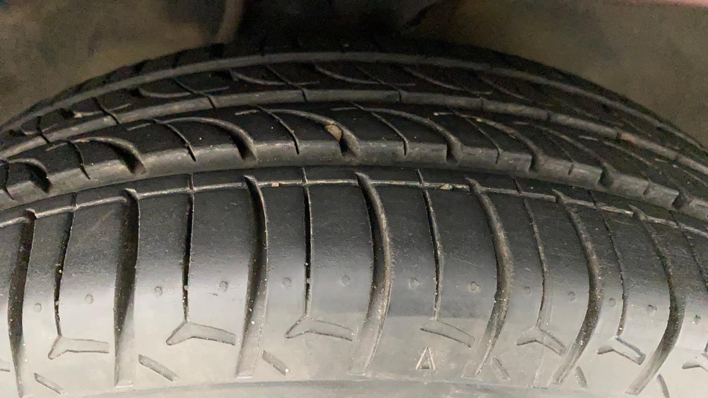2011 Maruti Alto K10 VXI, Petrol, Manual, 69,606 km, Right Front Tyre Tread