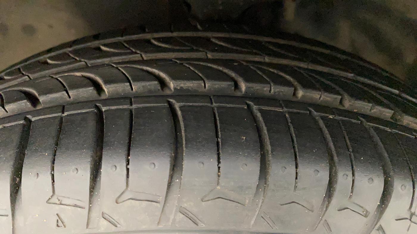 2011 Maruti Alto K10 VXI, Petrol, Manual, 69,606 km, Left Front Tyre Tread