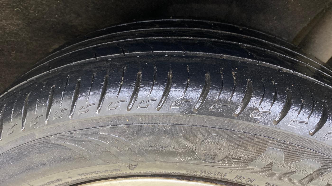 2020 Maruti Vitara Brezza VXI AT SHVS, Petrol, Automatic, 63,442 km, Left Rear Tyre Tread