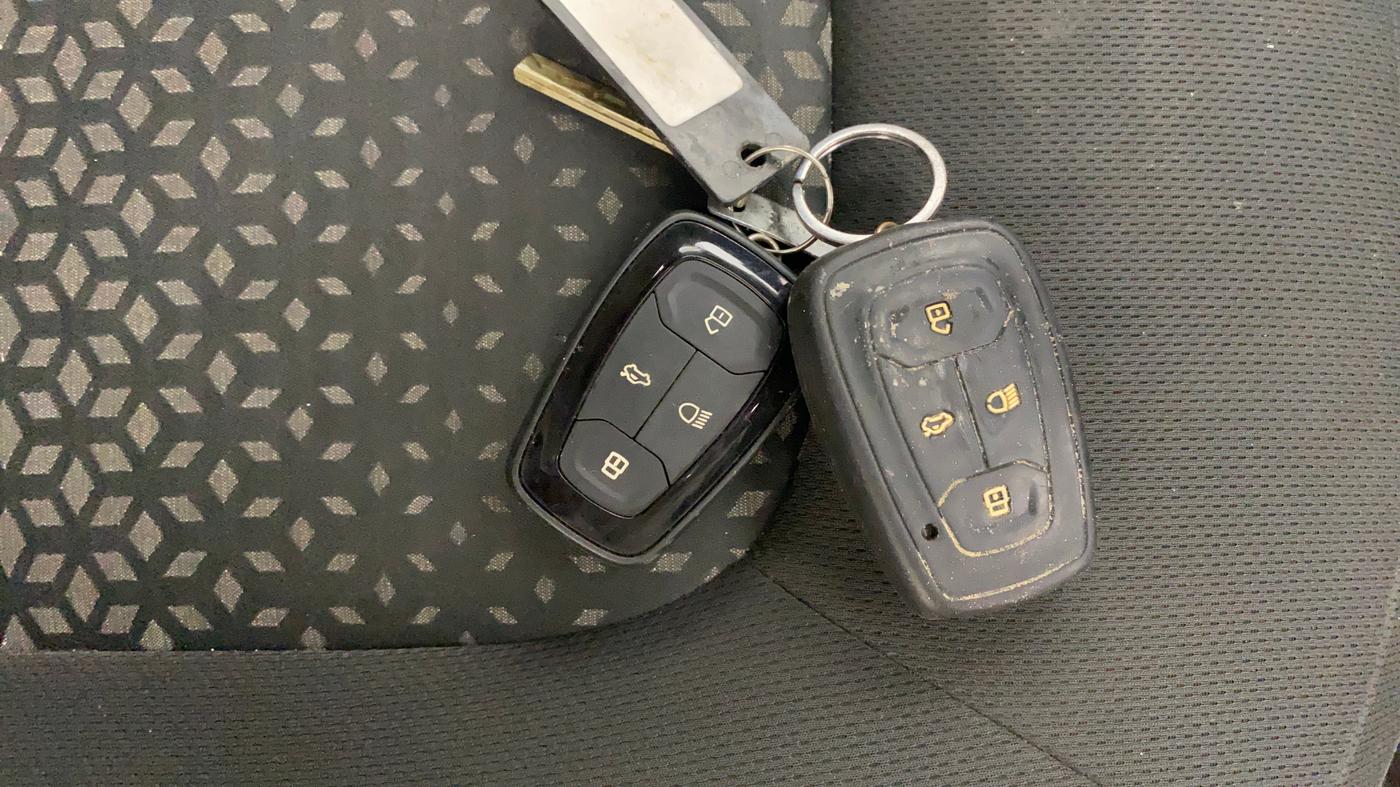 2018 Tata NEXON XZ PLUS PETROL, Petrol, Manual, 78,066 km, Key Close Up