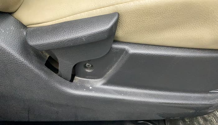 2017 Hyundai Eon ERA PLUS (O), Petrol, Manual, 23,479 km, Driver Side Adjustment Panel