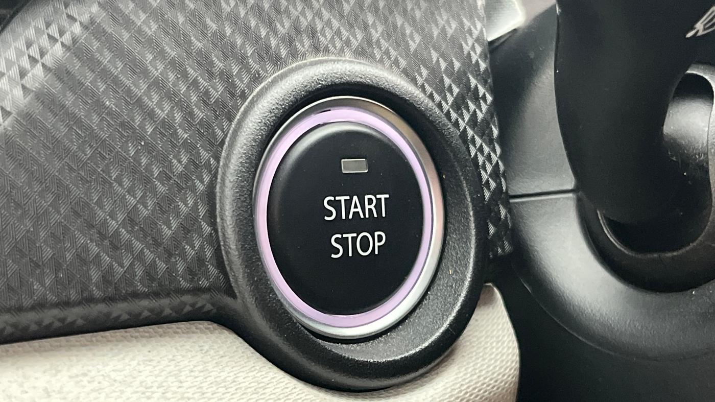 2025 Tata NEXON CREATIVE PLUS 1.2 REVOTRON 7 DCA, Petrol, Automatic, 7,784 km, Keyless Start/ Stop Button