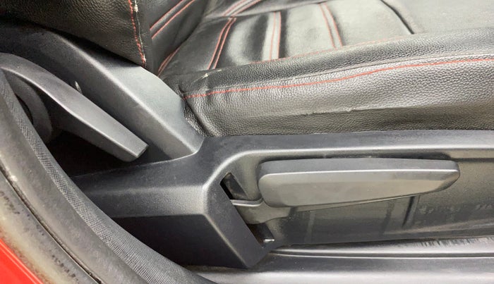 2020 Tata ALTROZ XZ PETROL, Petrol, Manual, 32,192 km, Driver Side Adjustment Panel