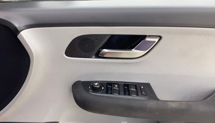 2020 Tata ALTROZ XZ PETROL, Petrol, Manual, 32,192 km, Driver Side Door Panels Control