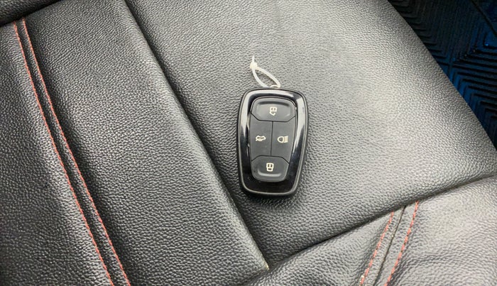 2020 Tata ALTROZ XZ PETROL, Petrol, Manual, 32,192 km, Key Close Up