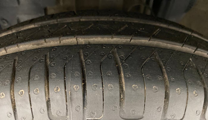 2019 Renault TRIBER 1.0 RXL PETROL, Petrol, Manual, 47,609 km, Left Front Tyre Tread