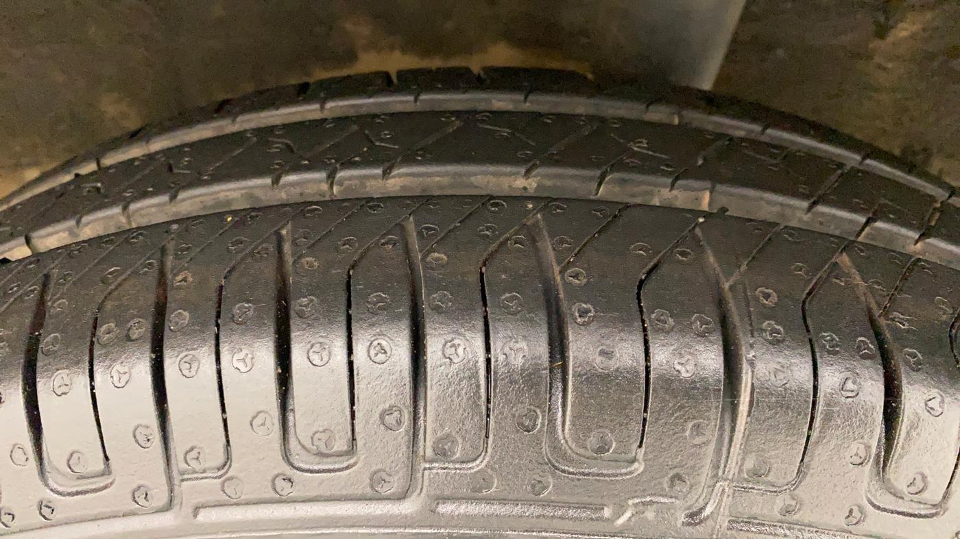 2018 Renault Kwid RXT 1.0 AMT (O), Petrol, Automatic, 75,150 km, Left Rear Tyre Tread