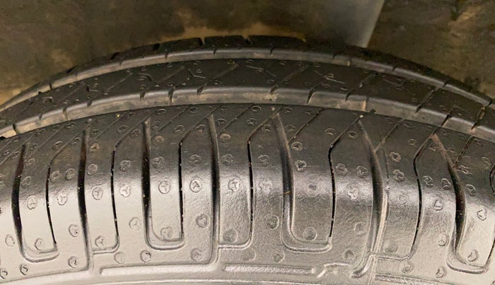 2018 Renault Kwid RXT 1.0 AMT (O), Petrol, Automatic, 75,150 km, Left Rear Tyre Tread
