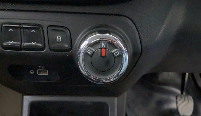 2018 Renault Kwid RXT 1.0 AMT (O), Petrol, Automatic, 75,150 km, Gear Lever