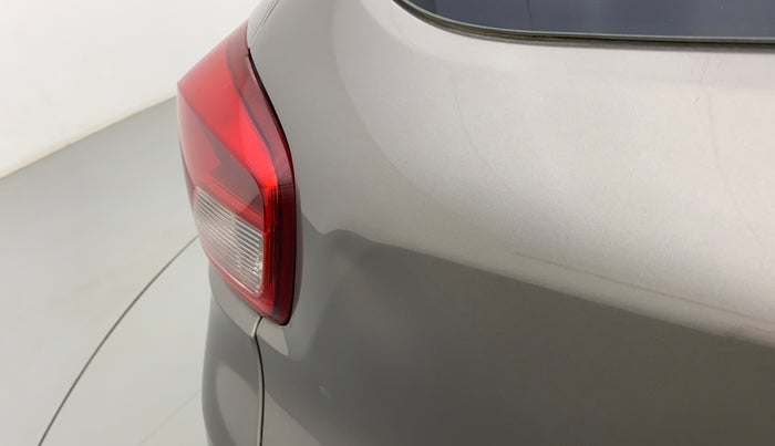2018 Renault Kwid RXT 1.0 AMT (O), Petrol, Automatic, 75,150 km, Dicky (Boot door) - Slightly dented