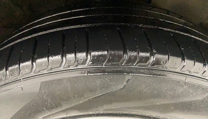 2020 Hyundai VENUE 1.0 TURBO GDI SX+ AT, Petrol, Automatic, 37,374 km, Right Front Tyre Tread