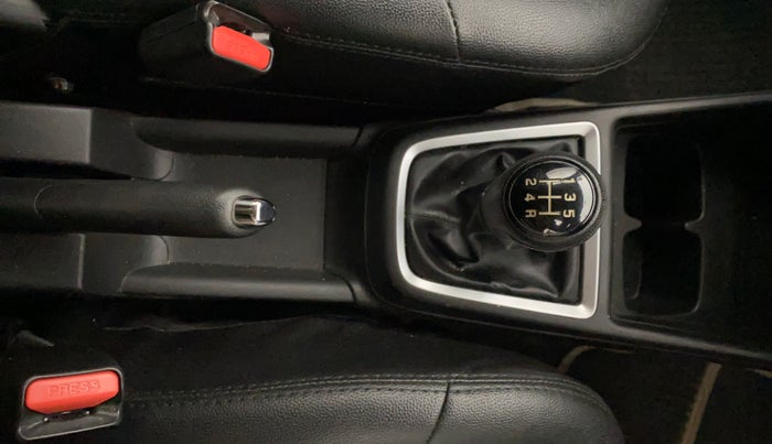 2018 Maruti Swift VXI, Petrol, Manual, 43,895 km, Gear Lever