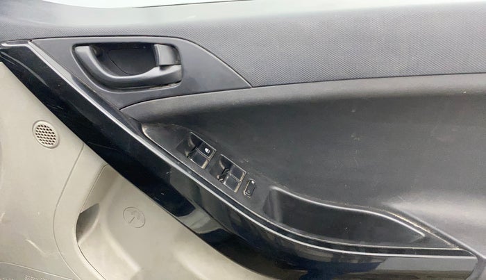 2019 Tata NEXON XMA PETROL, Petrol, Automatic, 59,383 km, Driver Side Door Panels Control