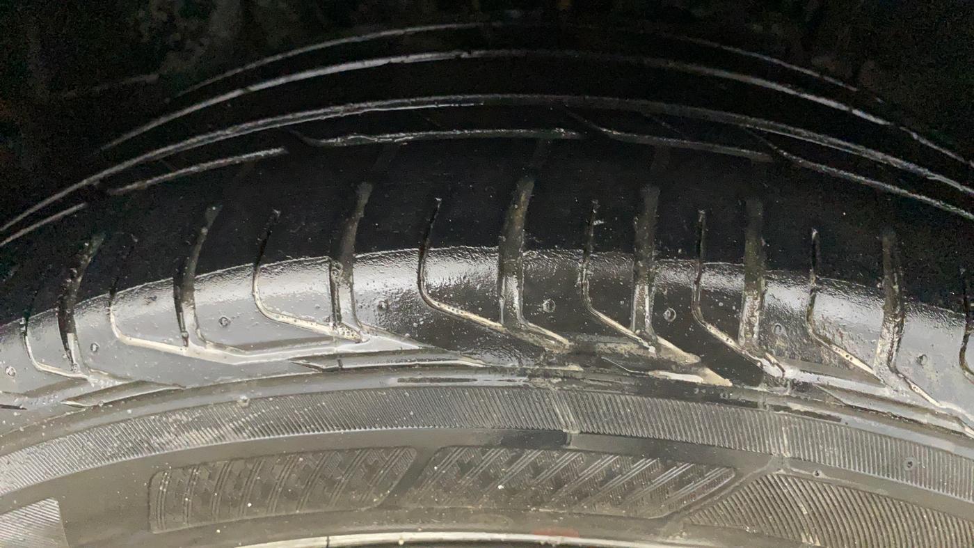 2019 Tata NEXON XMA PETROL, Petrol, Automatic, 59,383 km, Right Front Tyre Tread