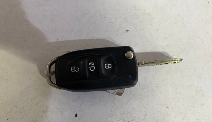 2019 Tata NEXON XMA PETROL, Petrol, Automatic, 59,383 km, Key Close Up