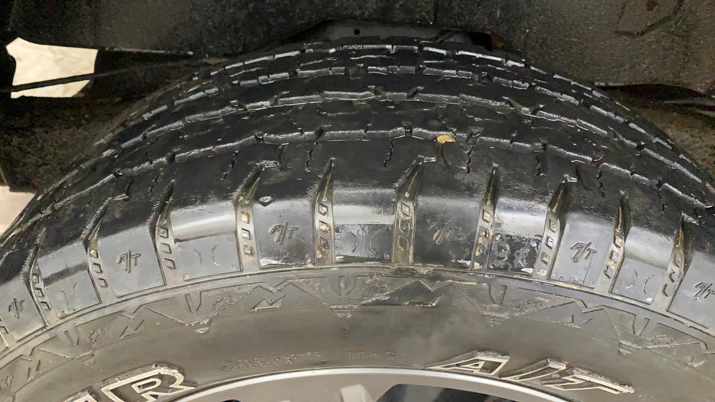2023 Mahindra Thar LX P 2WD AT HT, Petrol, Automatic, 25,059 km, Right Rear Tyre Tread
